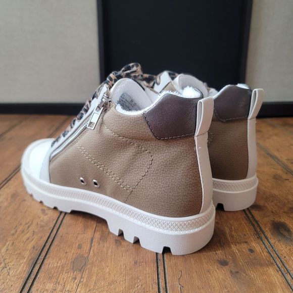 Yellow Box Parrott Taupe Leopard Sneakers- Size 9.5 - Picture 4 of 8